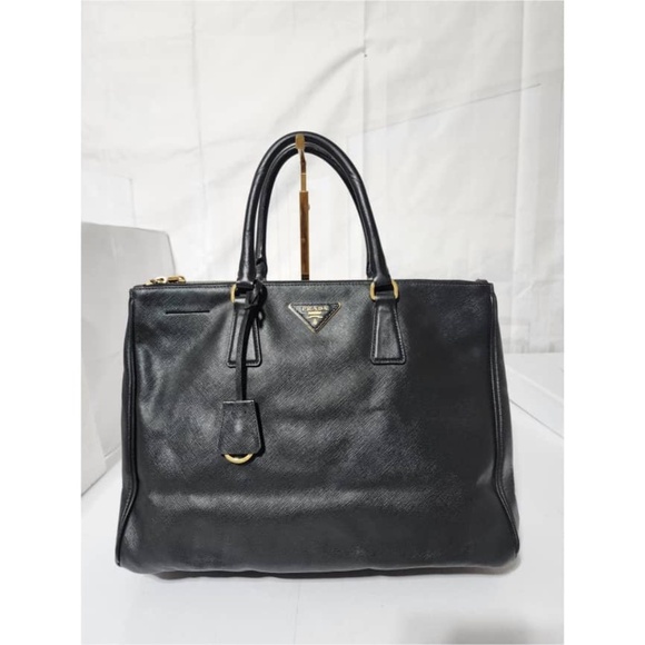 Authentic PRADA Saffiano Large Galleria Double Zip Tote Black - Picture 1 of 13